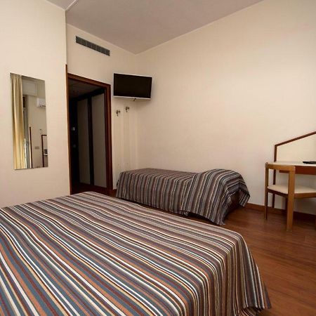 Hotel River Palace Terracina Exterior photo