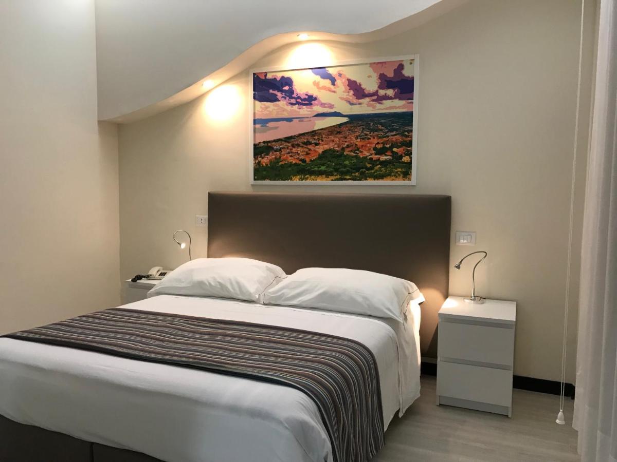 Hotel River Palace Terracina Exterior photo