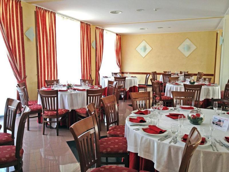 Hotel River Palace Terracina Exterior photo