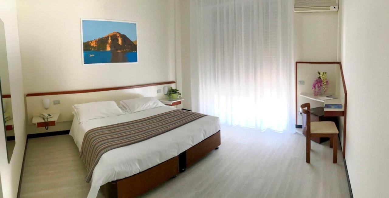 Hotel River Palace Terracina Exterior photo
