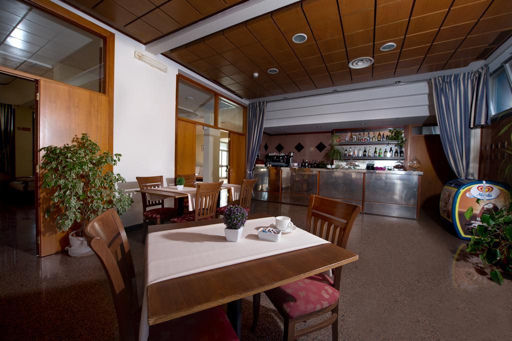 Hotel River Palace Terracina Exterior photo