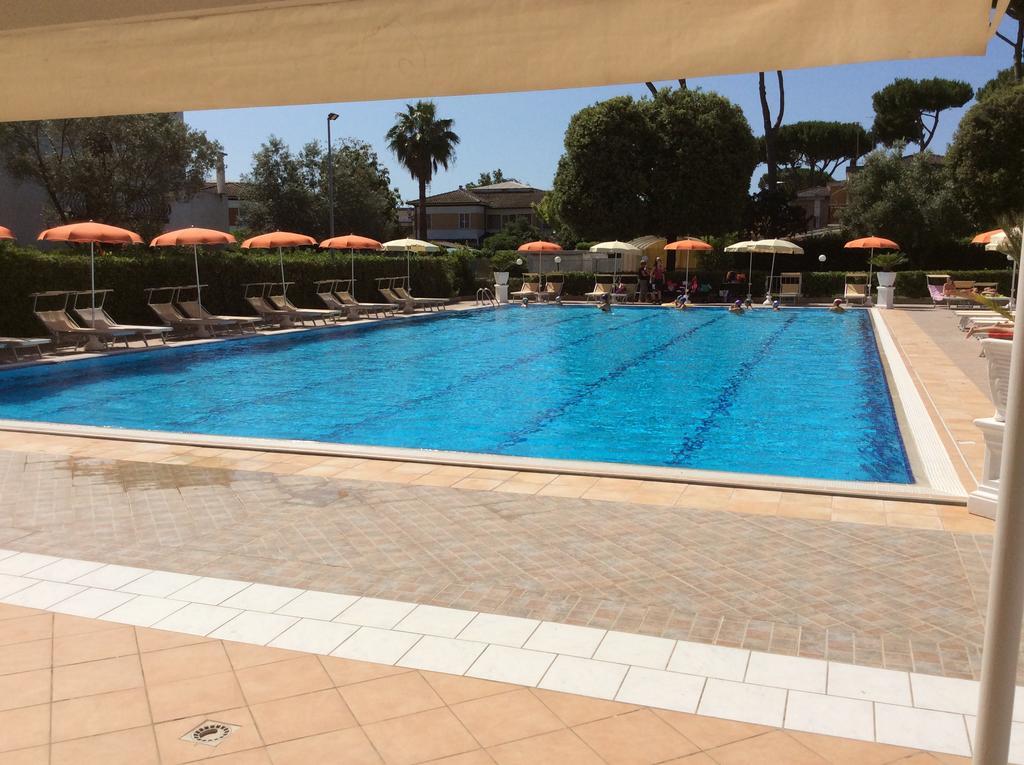 Hotel River Palace Terracina Exterior photo