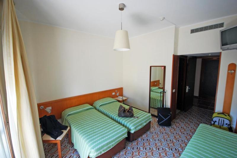 Hotel River Palace Terracina Exterior photo
